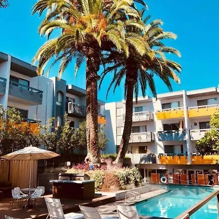 Hollywood Studio With Pool And Balcony Apartment
